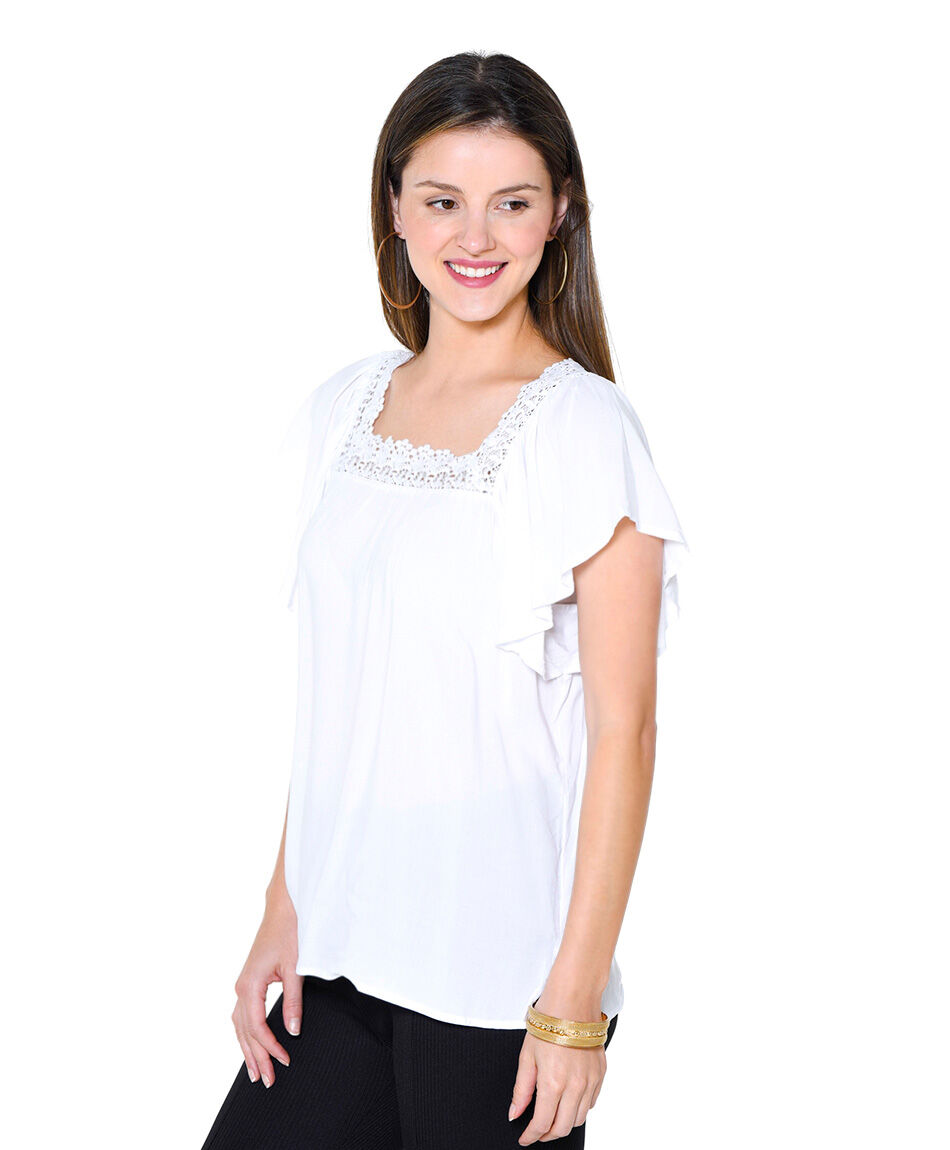 Blusa cuello encaje