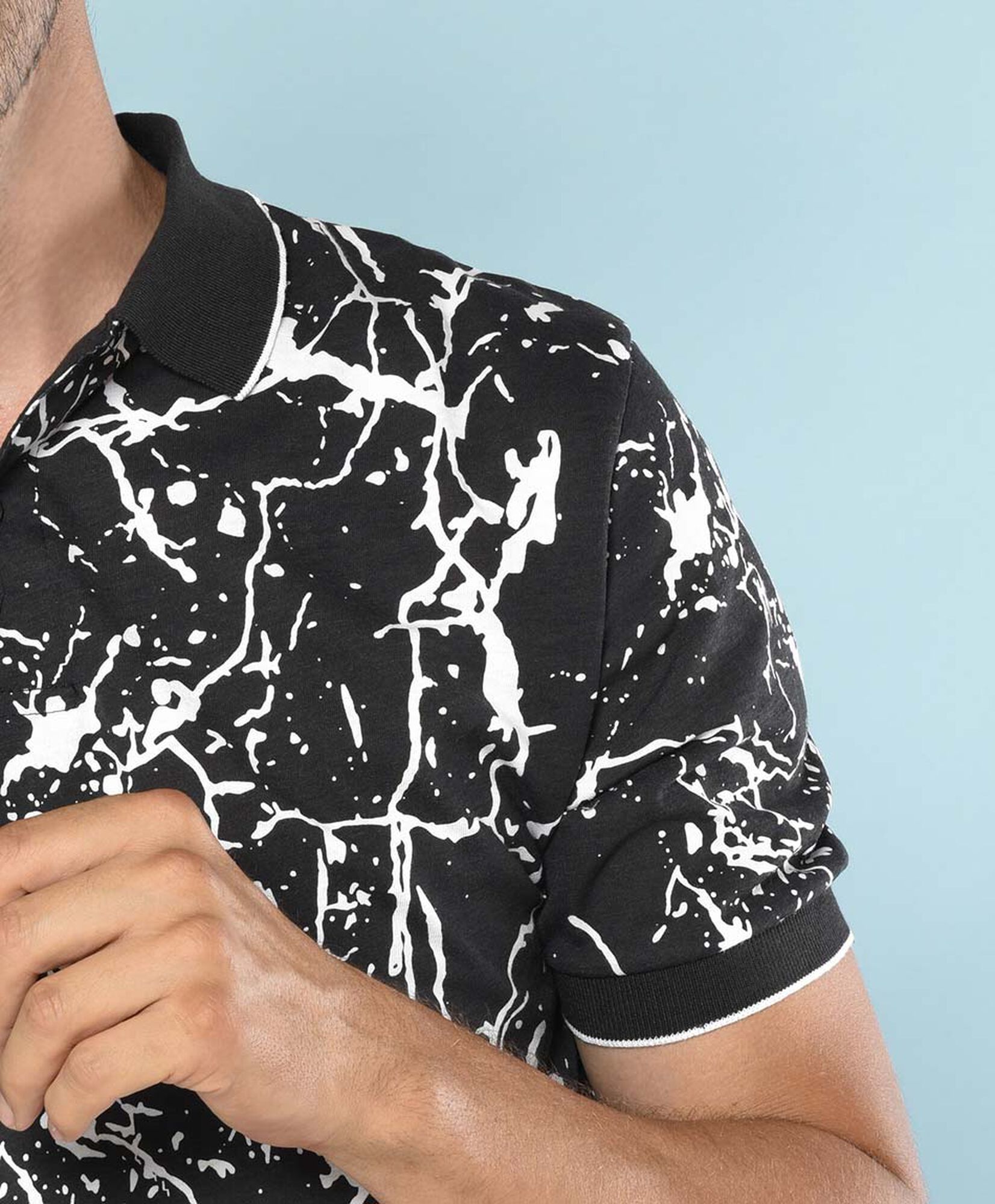 Polera hombre piqué blanco y negro Polera hombre piqué blanco y negro