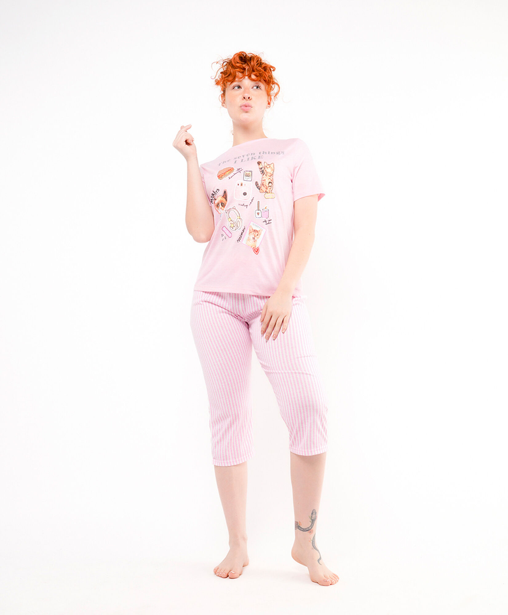 Pijama mujer capri estilo sticker Pijama mujer capri estilo sticker