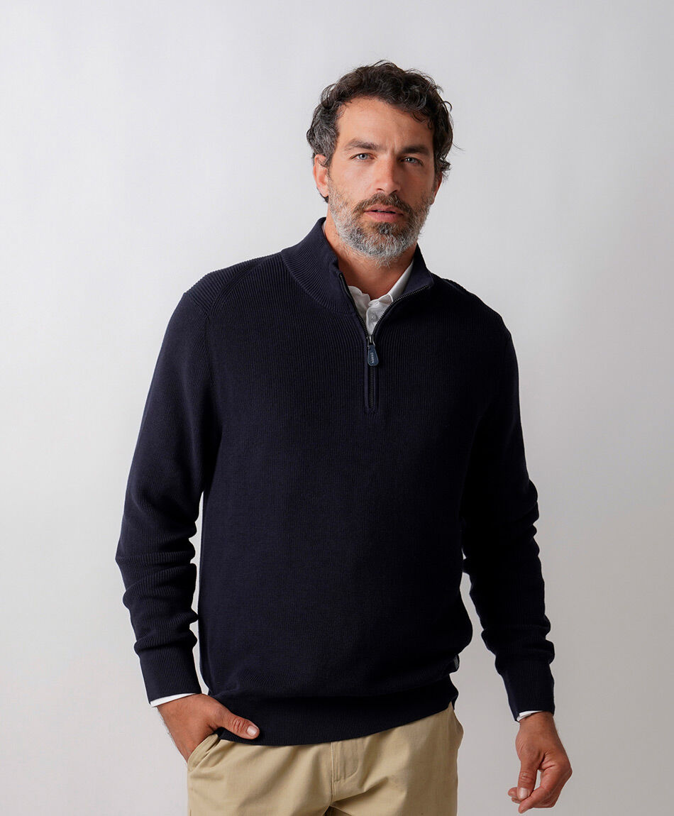 Sweater hombre cuello medio liso