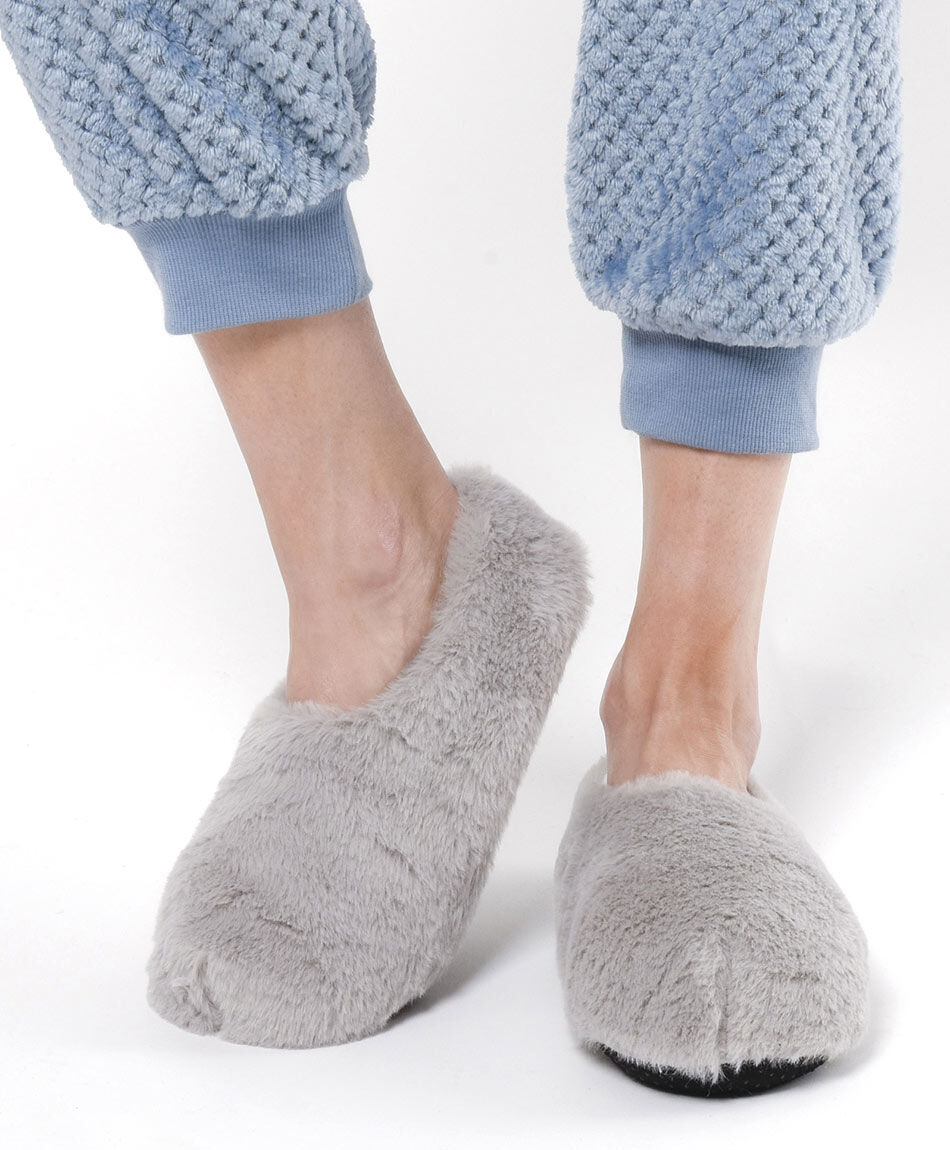 Pantufla mujer pelitos gris