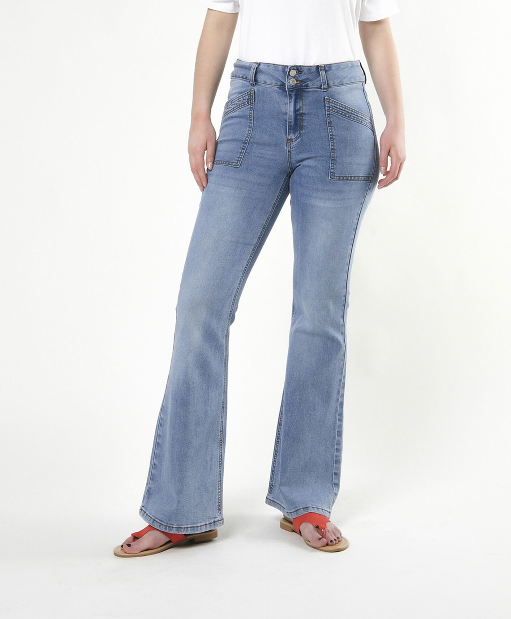 Jeans mujer bolsillos diagonales flare Jeans mujer bolsillos diagonales flare