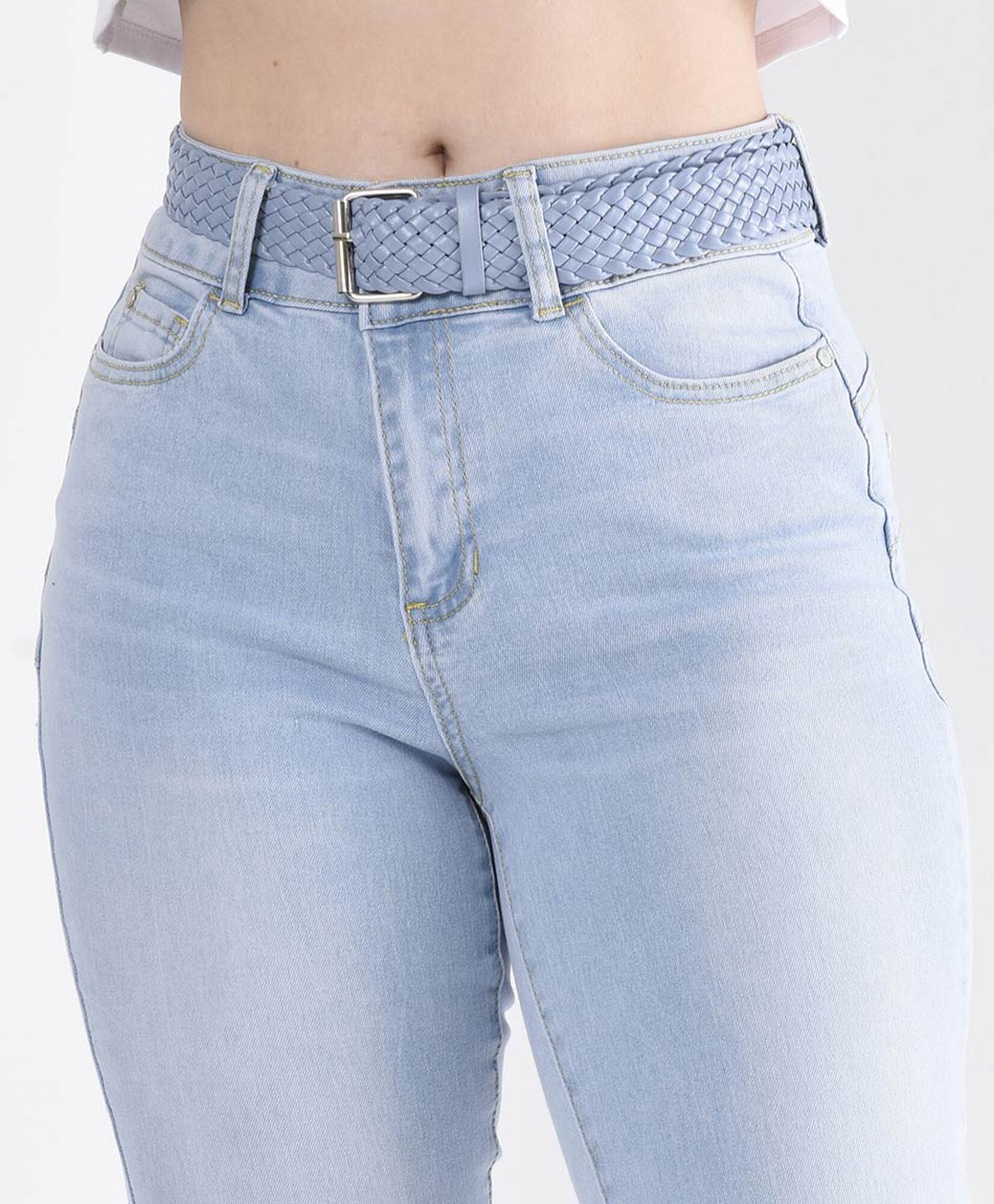 Jeans mujer cinturón trenzado slim fit Jeans mujer cinturón trenzado slim fit
