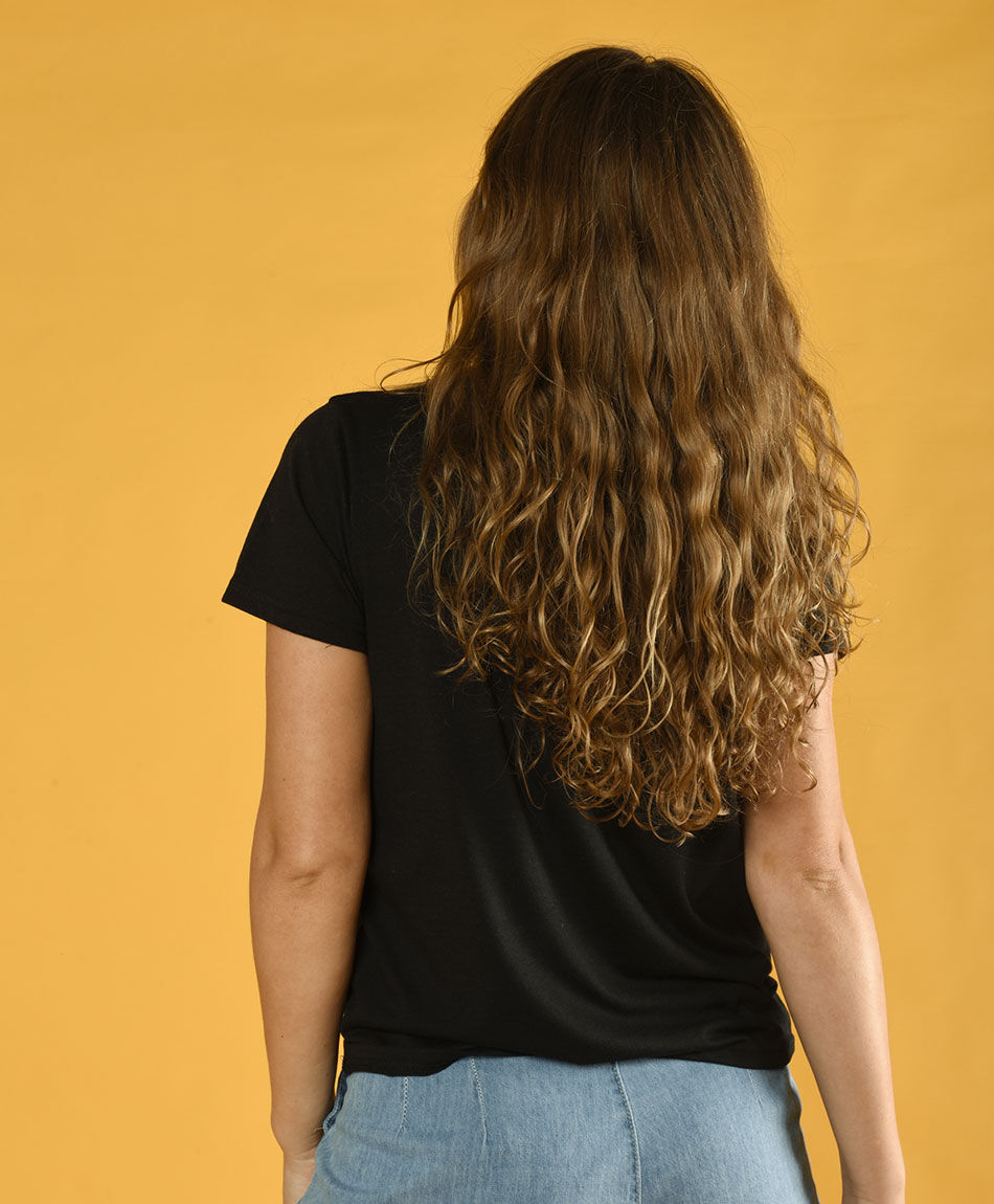 Polera bordada strass