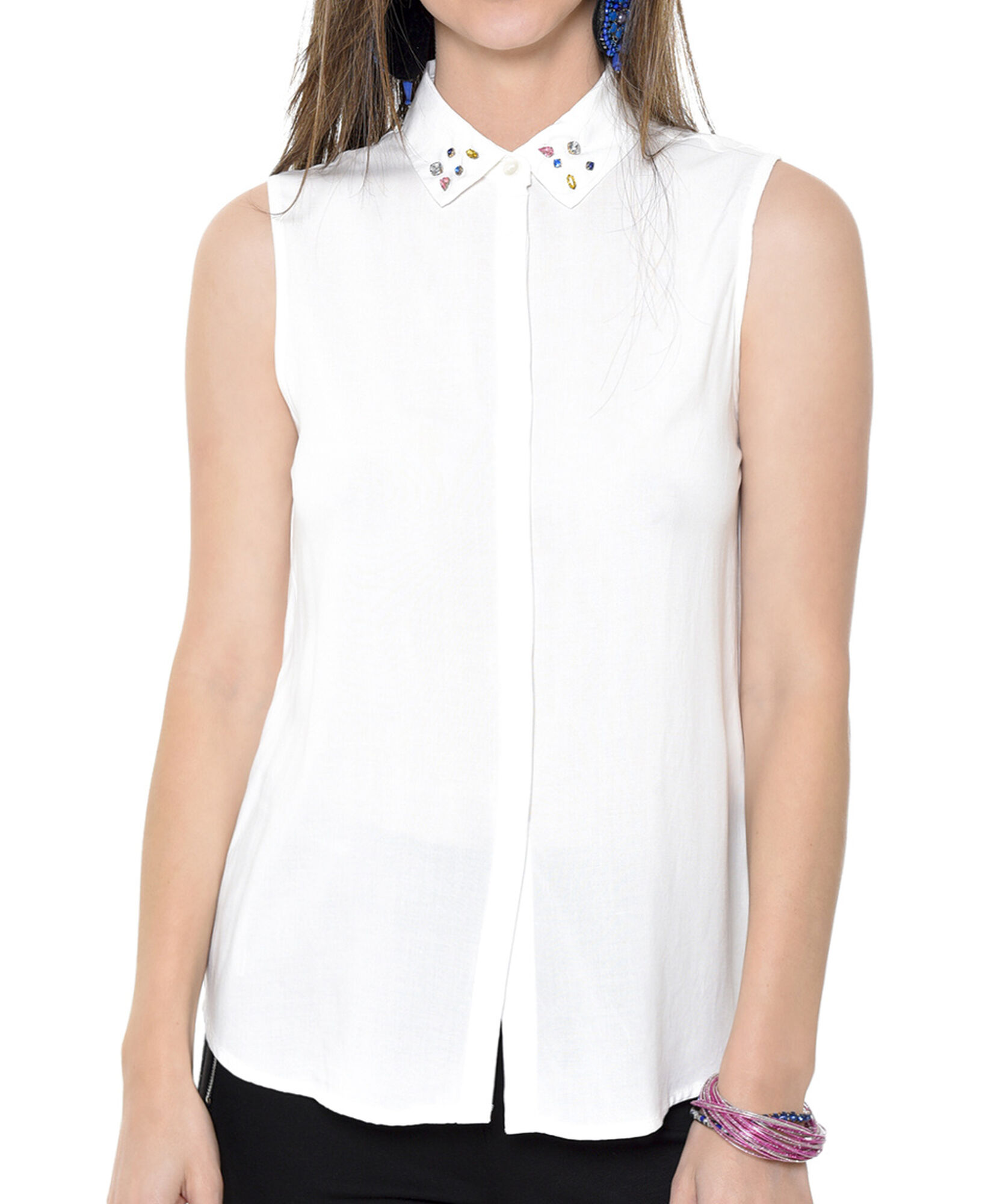 Blusa cuello piedras Blusa cuello piedras