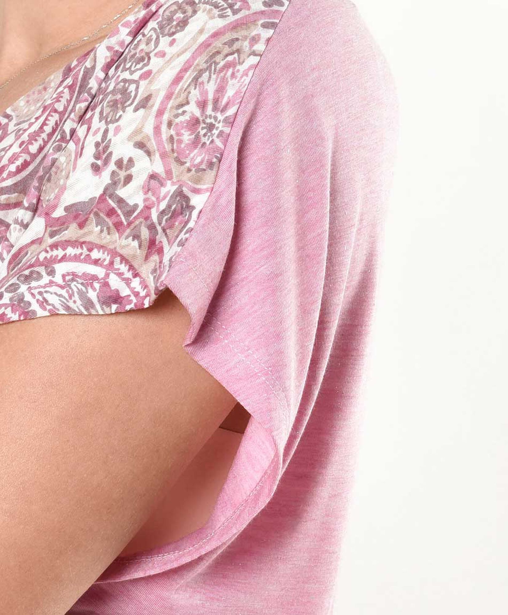 Polera mujer mix estampada rosada Polera mujer mix estampada rosada