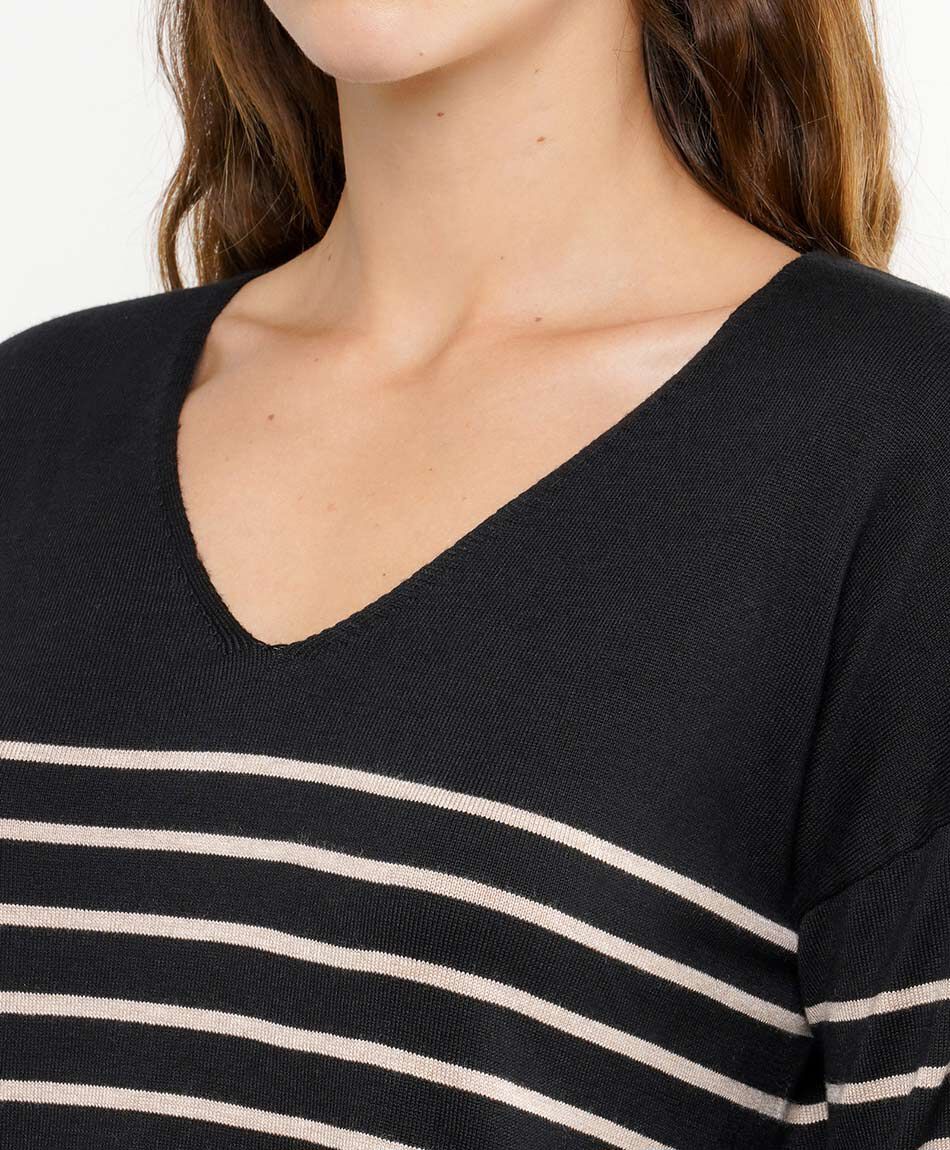 Sweater mujer cuello v dise&ntilde;o lineas