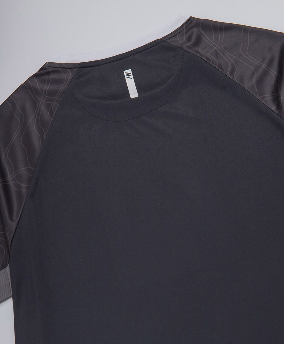 Polera deportiva hombre ondas active
