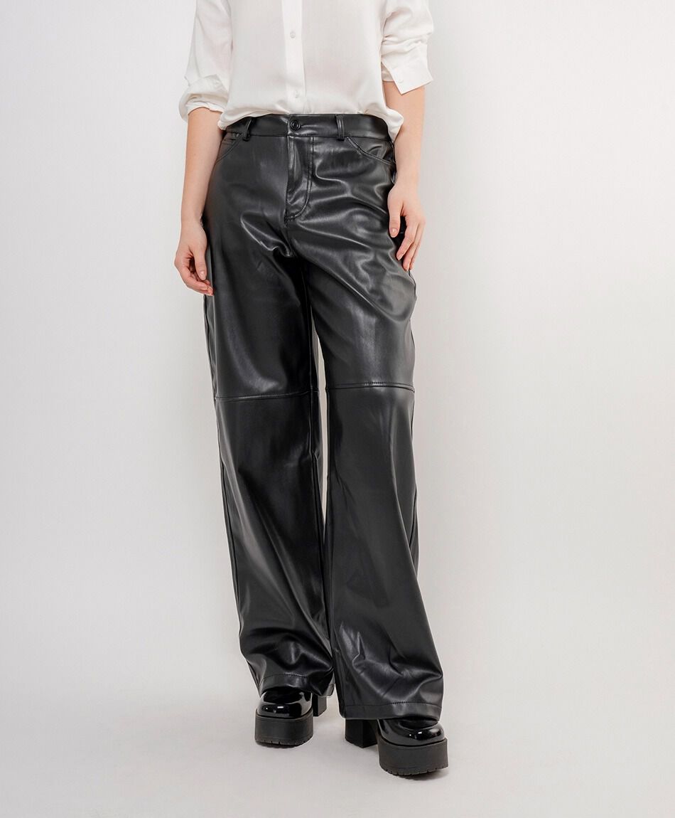 Pantal&oacute;n mujer estilo cuerina negro