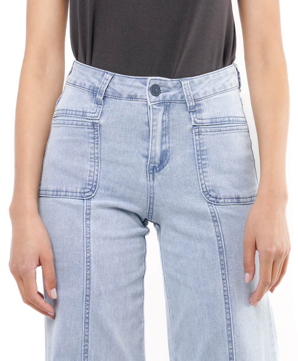 Jeans mujer bolsillos dise&ntilde;o frontal flare