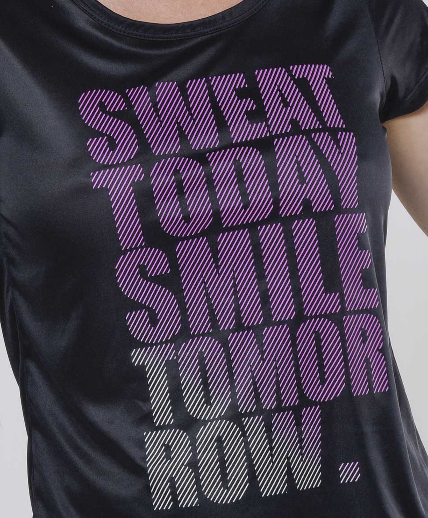 Polera deportiva mujer espalda mesh Polera deportiva mujer espalda mesh