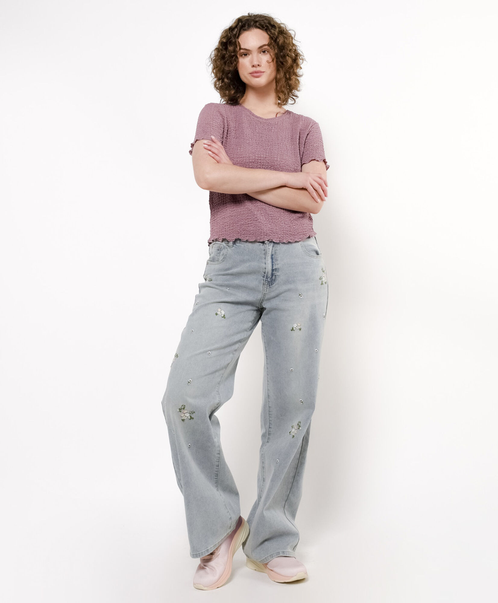 Jeans mujer florcitas bordadas Jeans mujer florcitas bordadas