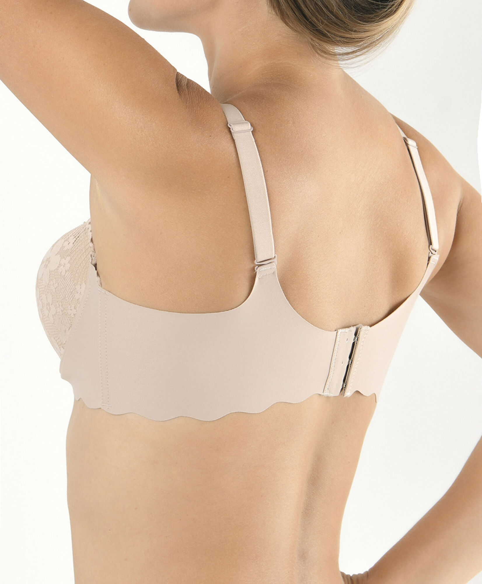 Sostén mujer encajes floreados seamless Sostén mujer encajes floreados seamless