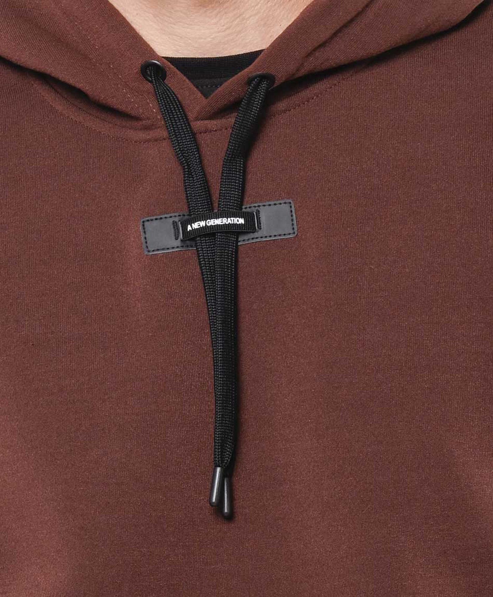 Polerón hombre liso con gorro Polerón hombre liso con gorro