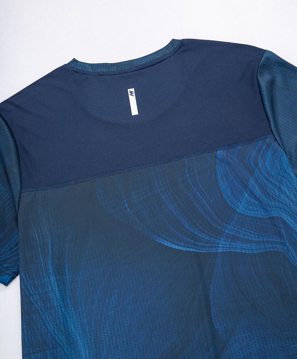 Polera deportiva hombre ondas