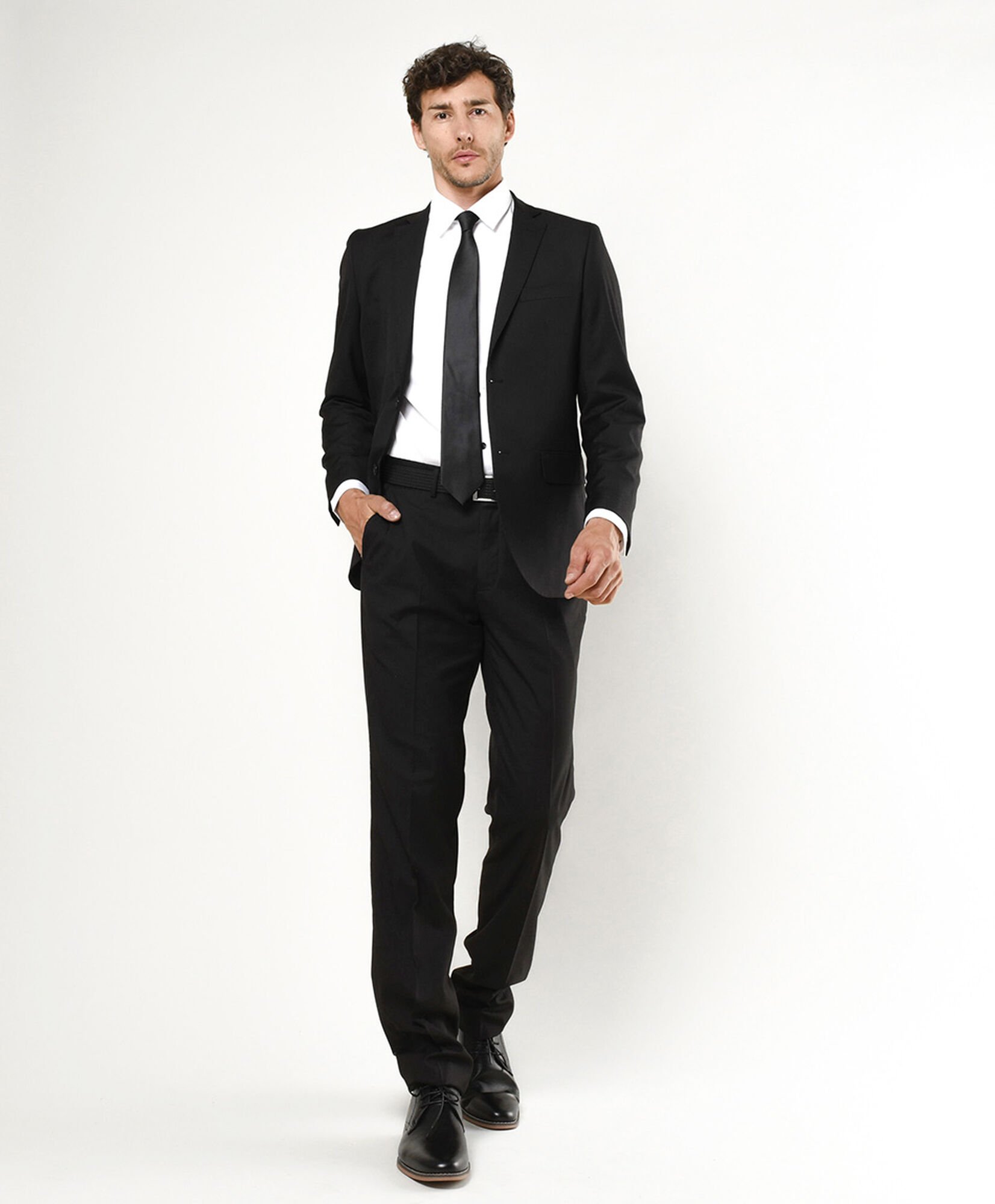 Traje de vestir hombre color negro Traje de vestir hombre color negro