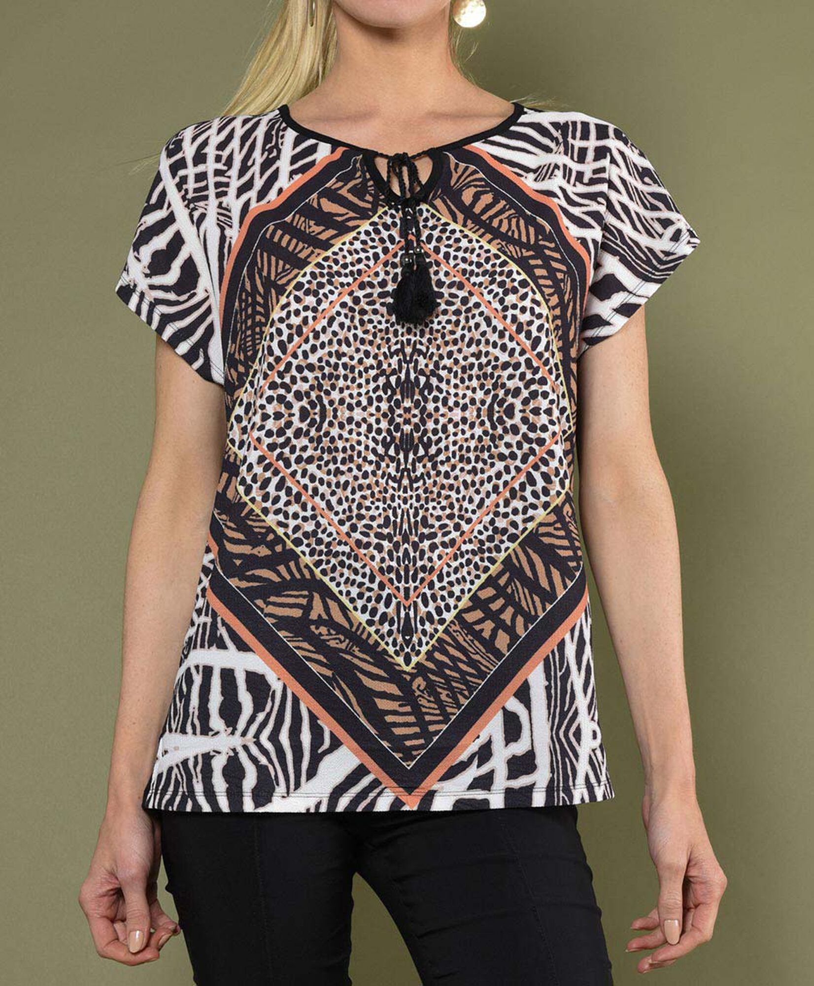Polera oversize manga corta cuello en v Polera oversize manga corta cuello en v