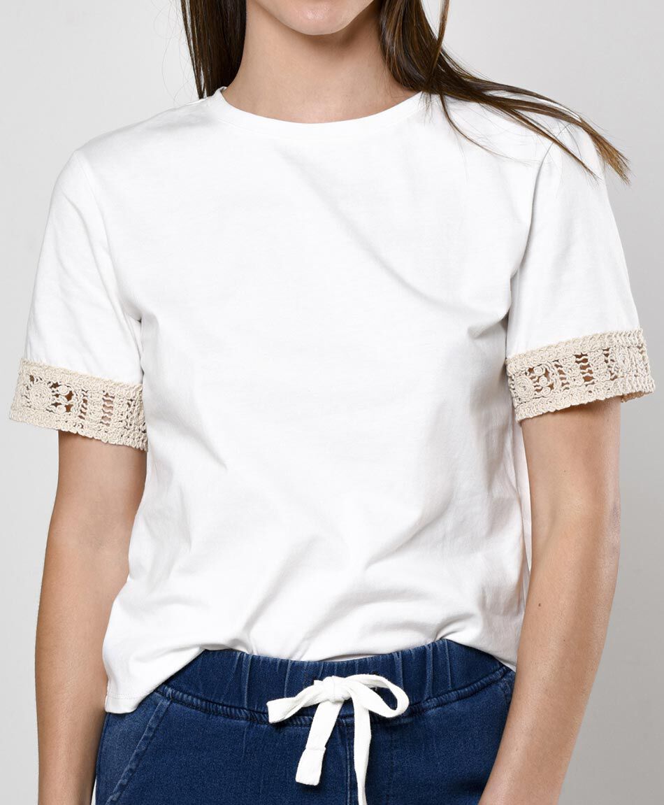 Polera manga corta cuello redondo