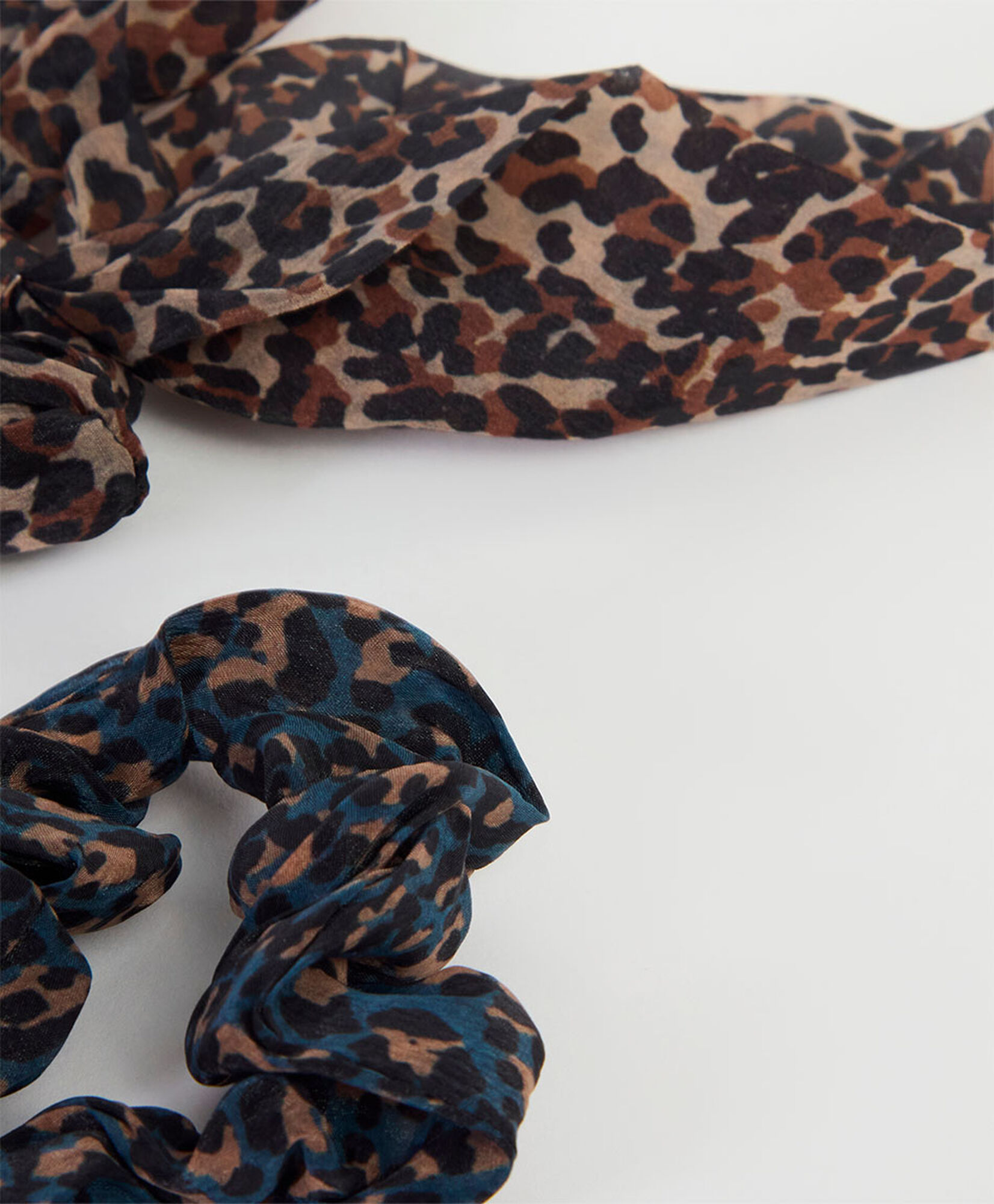 Set 2 scrunchie mujer animal print Set 2 scrunchie mujer animal print