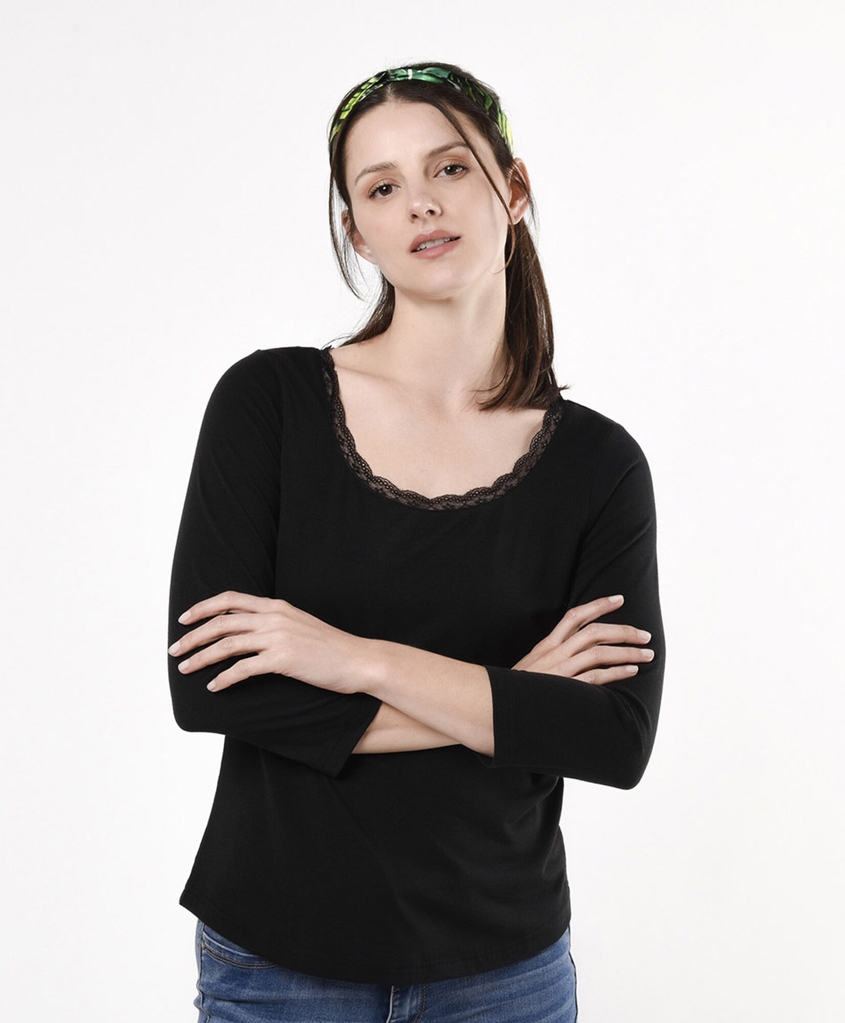 Polera mujer cuello encaje negra TRICOT