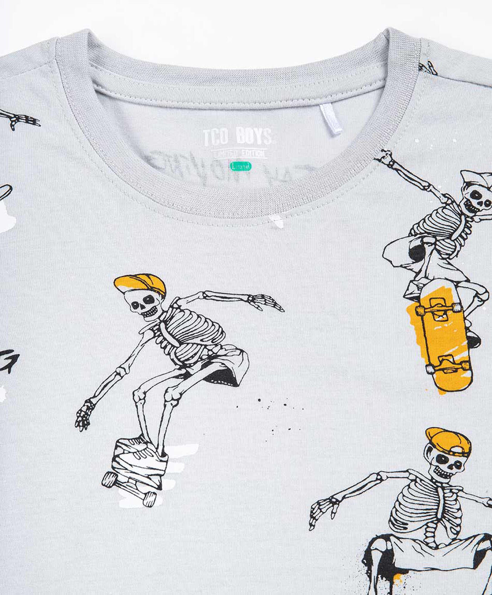 Polera niño esqueleto skate Polera niño esqueleto skate