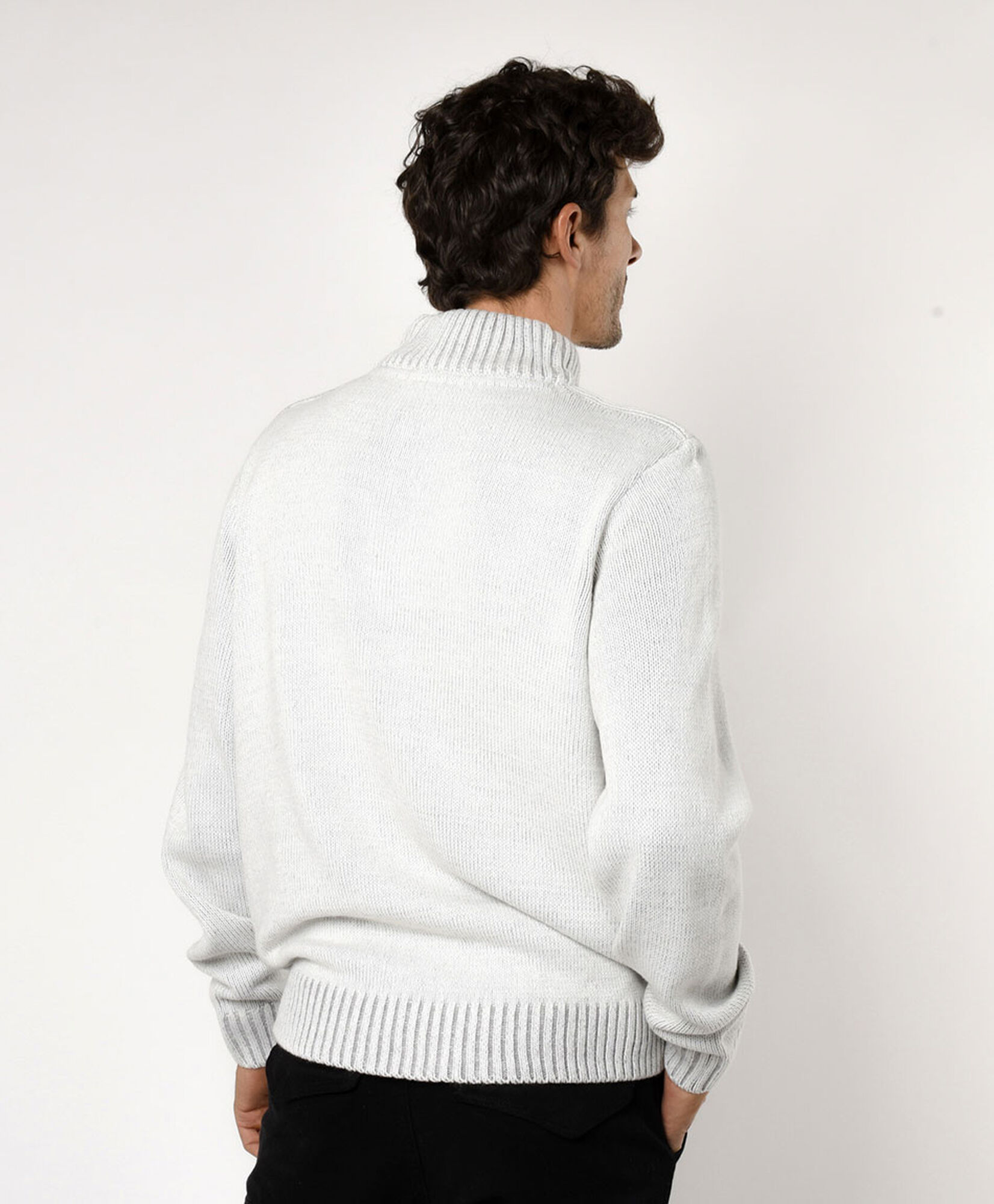 Sweater hombre cuello alto botones Sweater hombre cuello alto botones