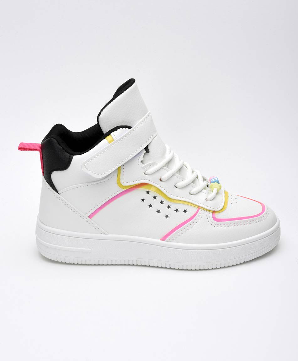 Zapatillas infantil estrellas caladas