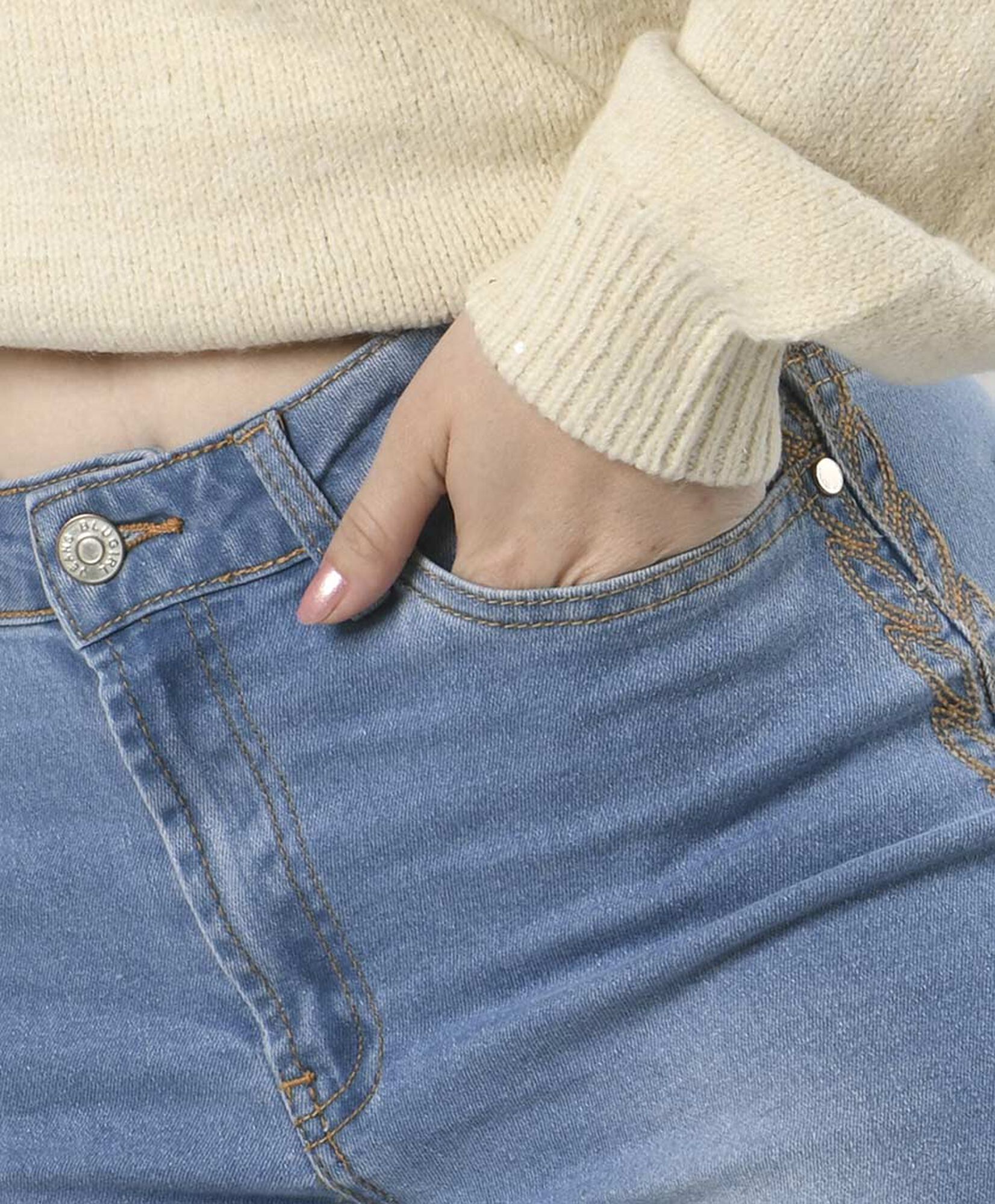 Jeans mujer lateral bordado wide Jeans mujer lateral bordado wide