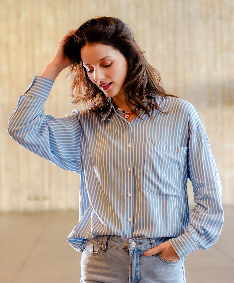 Blusa mujer líneas bolsillo