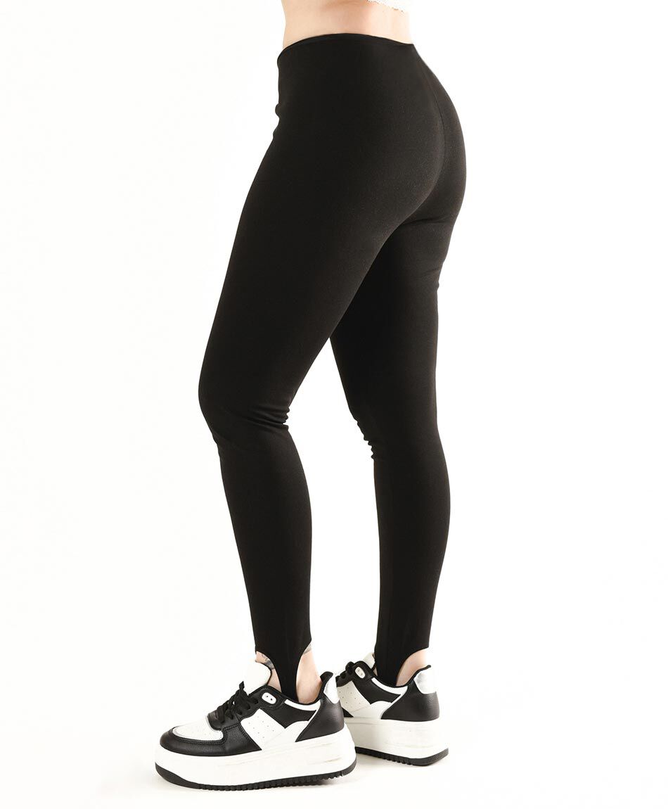 Pantal&oacute;n tiro medio skinny fit