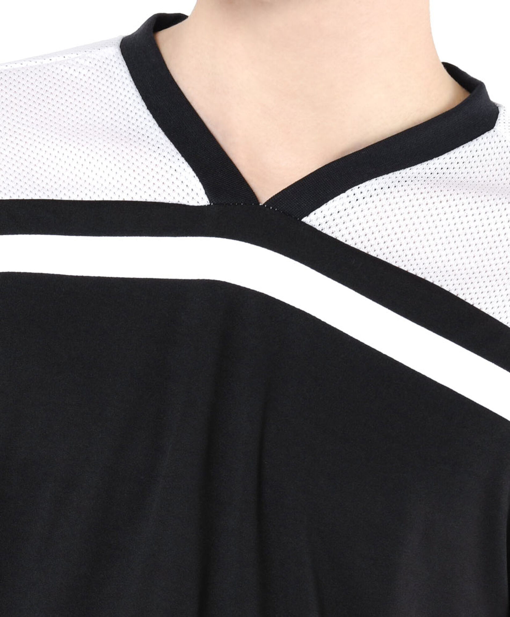 Polera deportiva hombre bicolor cuello en v Polera deportiva hombre bicolor cuello en v