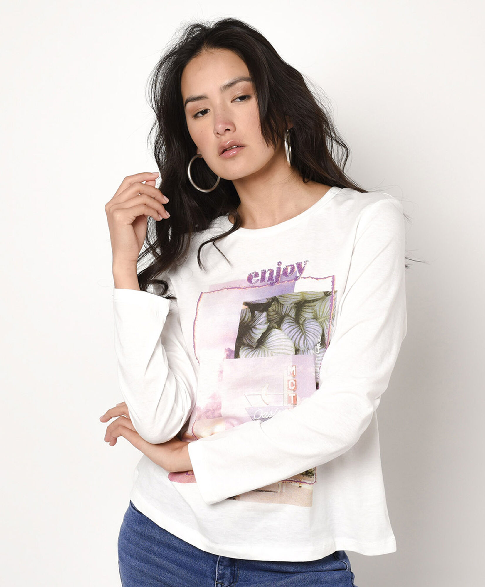 Polera mujer estampado collage Polera mujer estampado collage