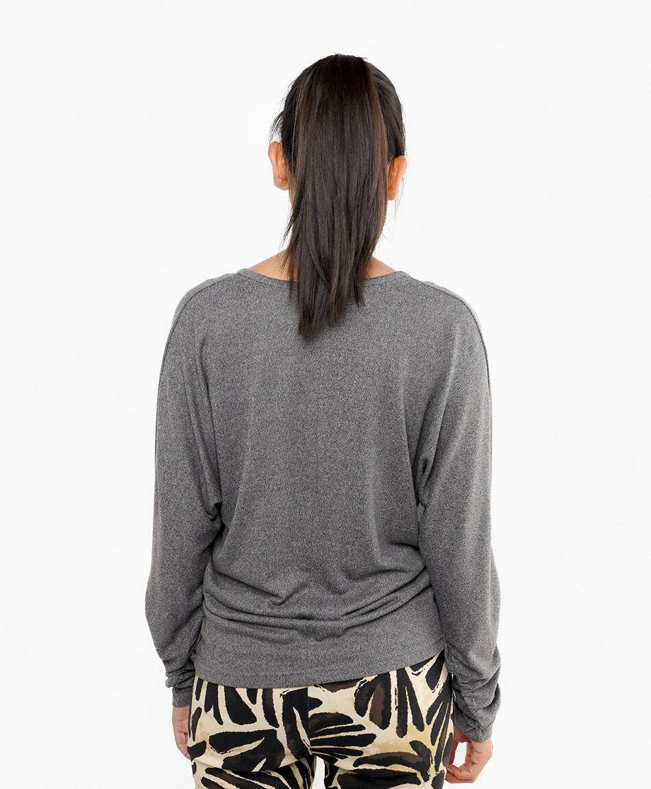 Polera mujer cuello redondo gris