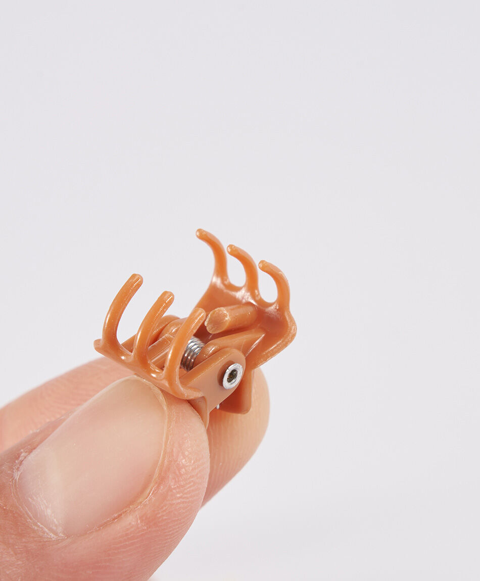 Mini pinza mujer dientes