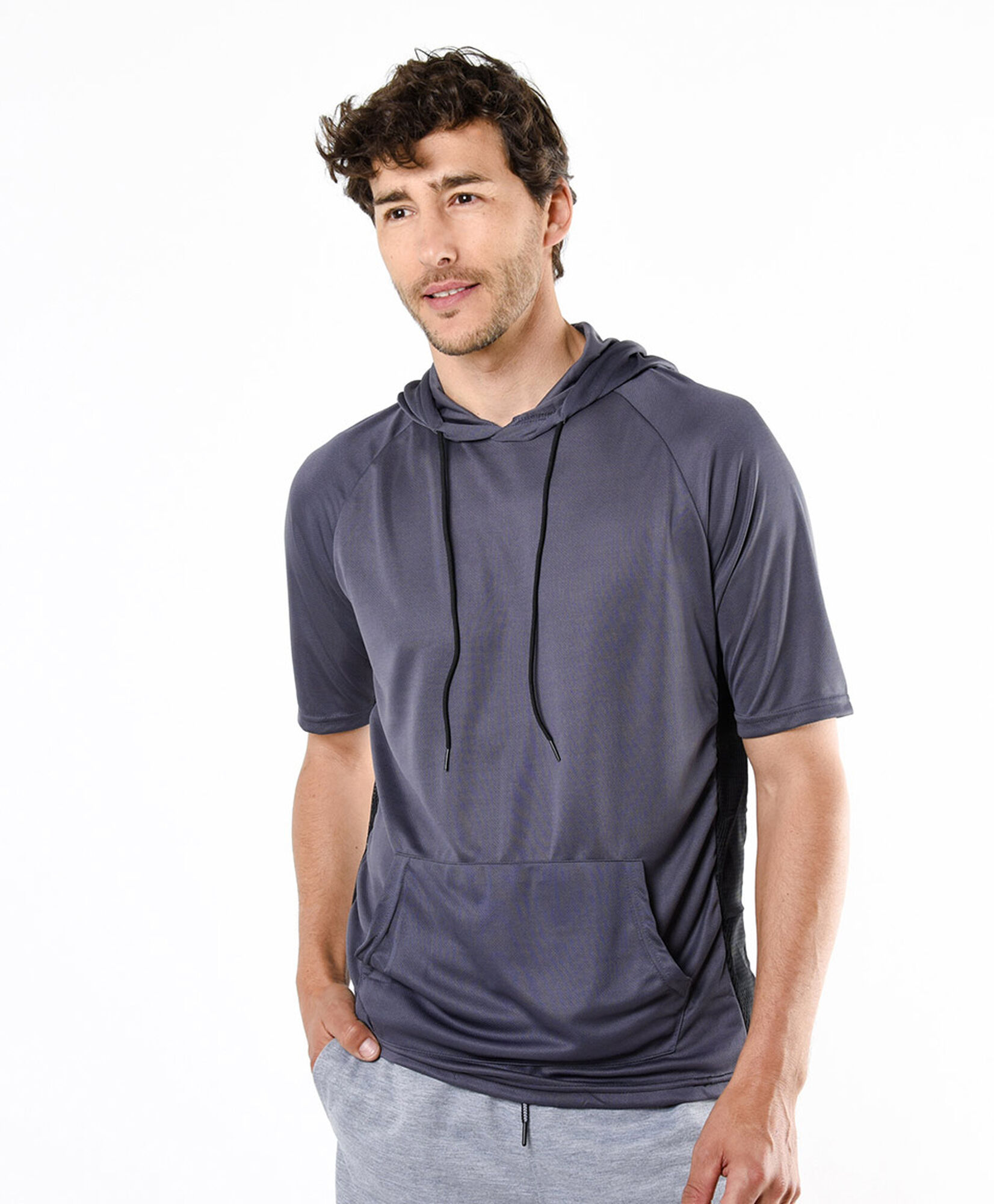 Polera deportiva hombre con gorro Polera deportiva hombre con gorro