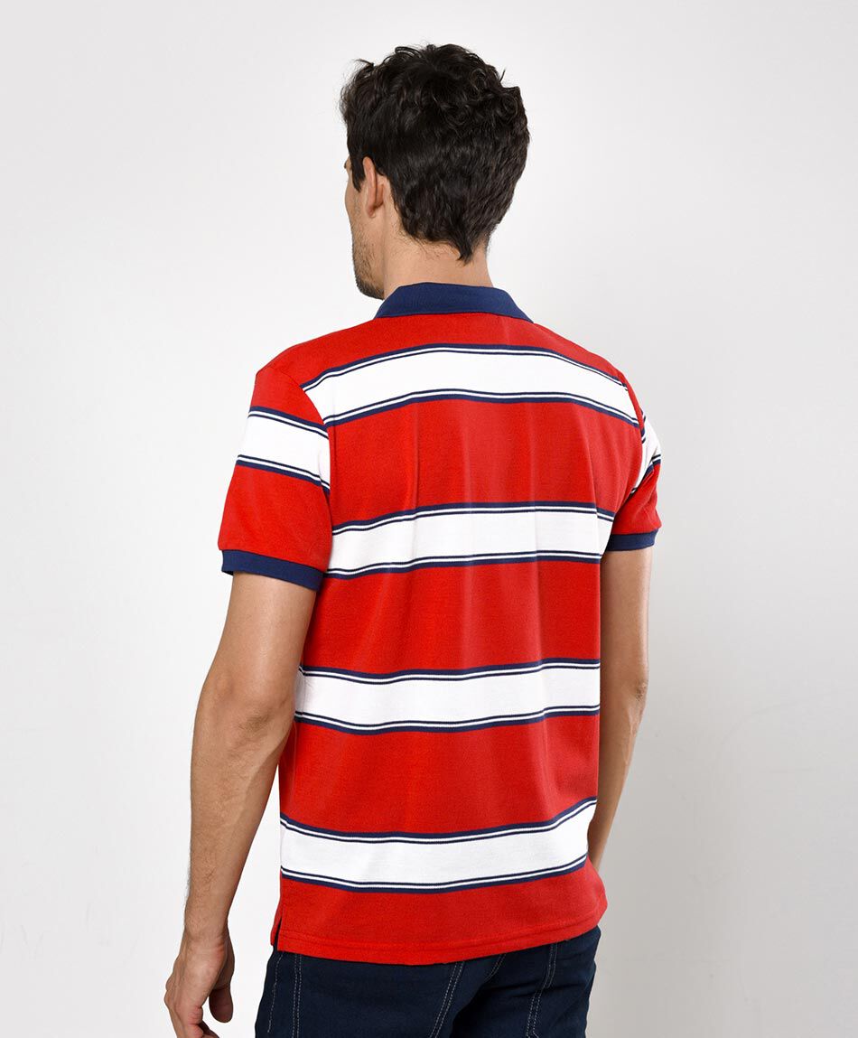 Polera manga corta cuello piqu&eacute;