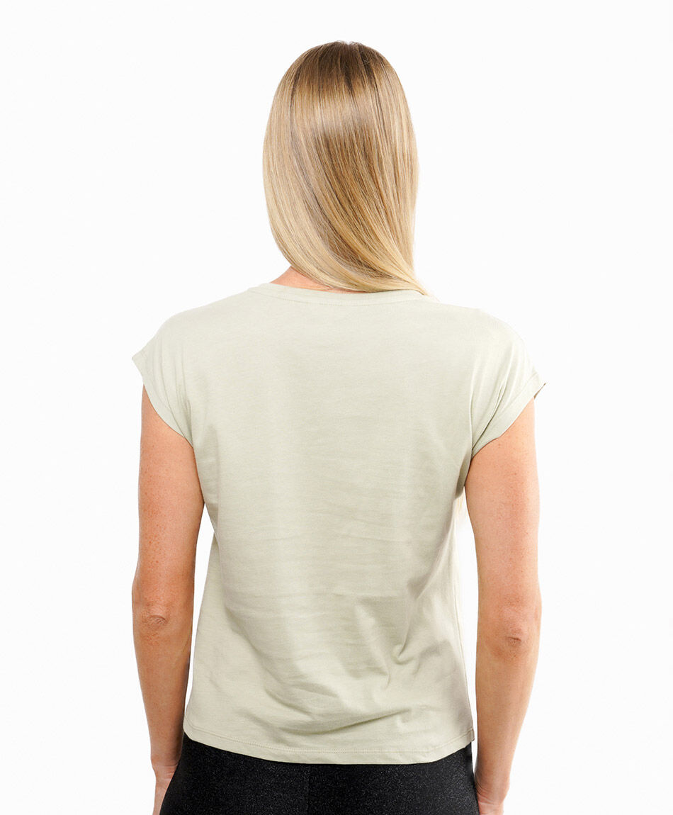 Polera mujer bolsillo tachas
