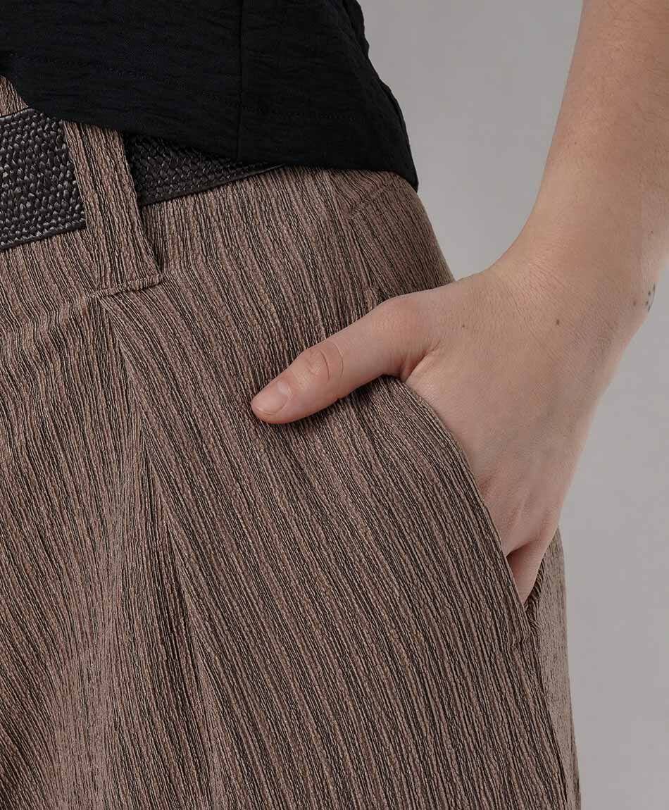 Pantal&oacute;n mujer l&iacute;neas cintur&oacute;n