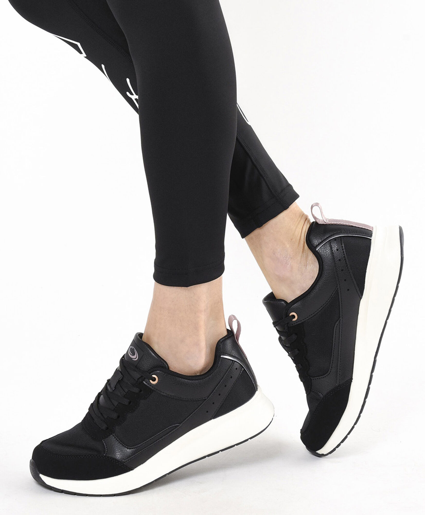 Zapatilla mujer mix textura Zapatilla mujer mix textura