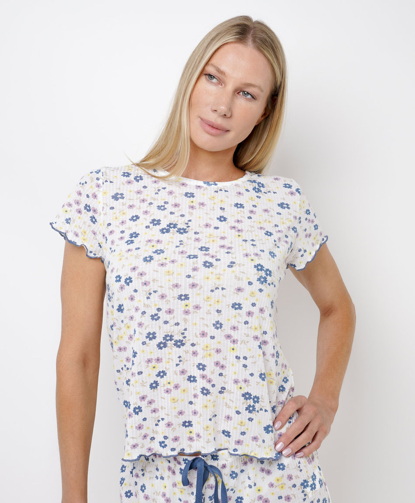 Pijama mujer capri flores colores Pijama mujer capri flores colores