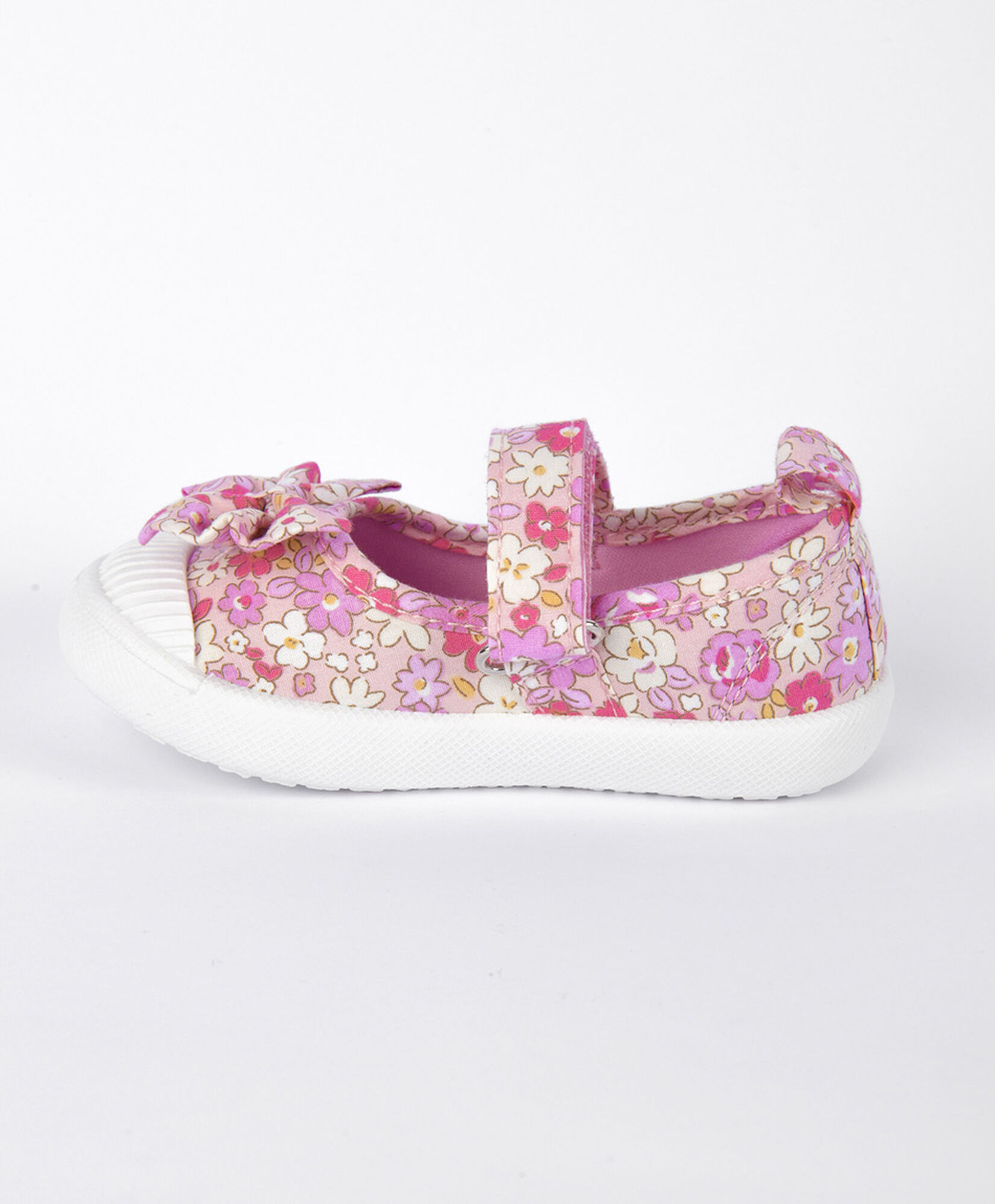 Zapato niña (22 a 27) floreado cinta Zapato niña (22 a 27) floreado cinta