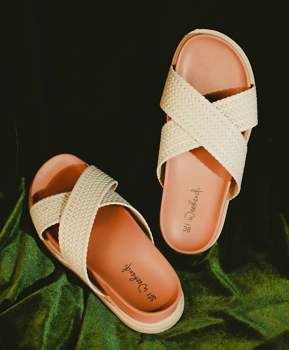 Sandalia mujer cruzada beige