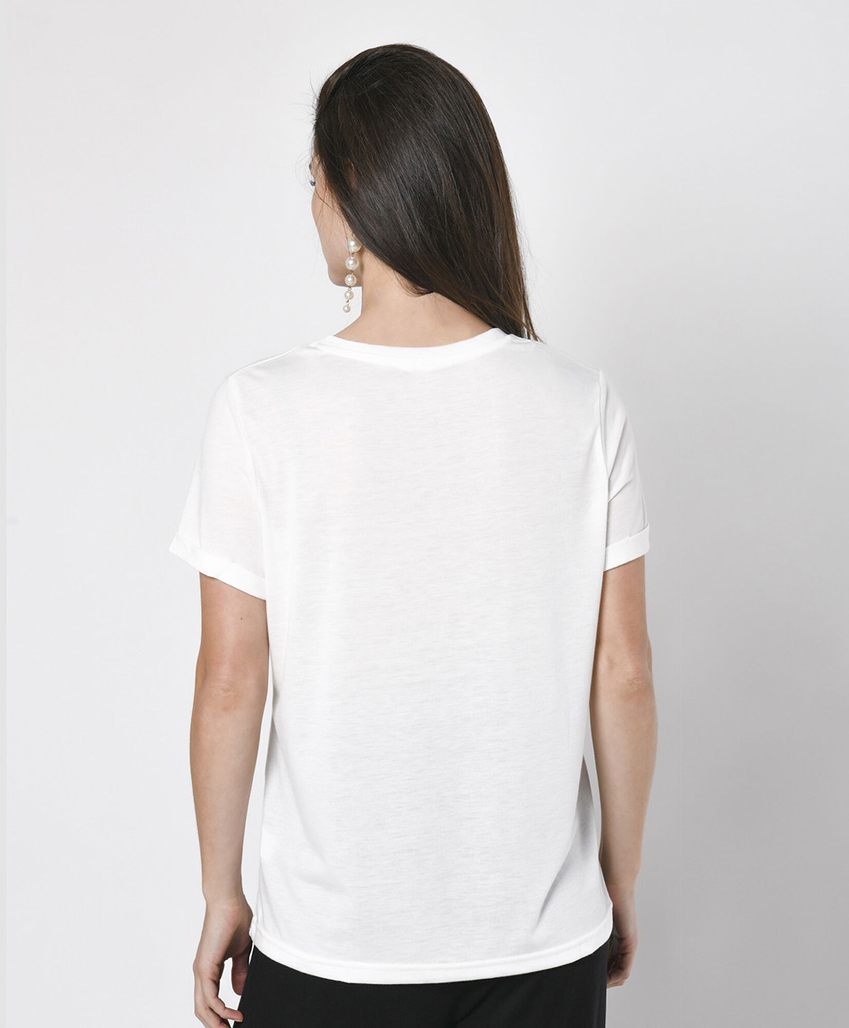 Polera mujer flores y tachas Polera mujer flores y tachas