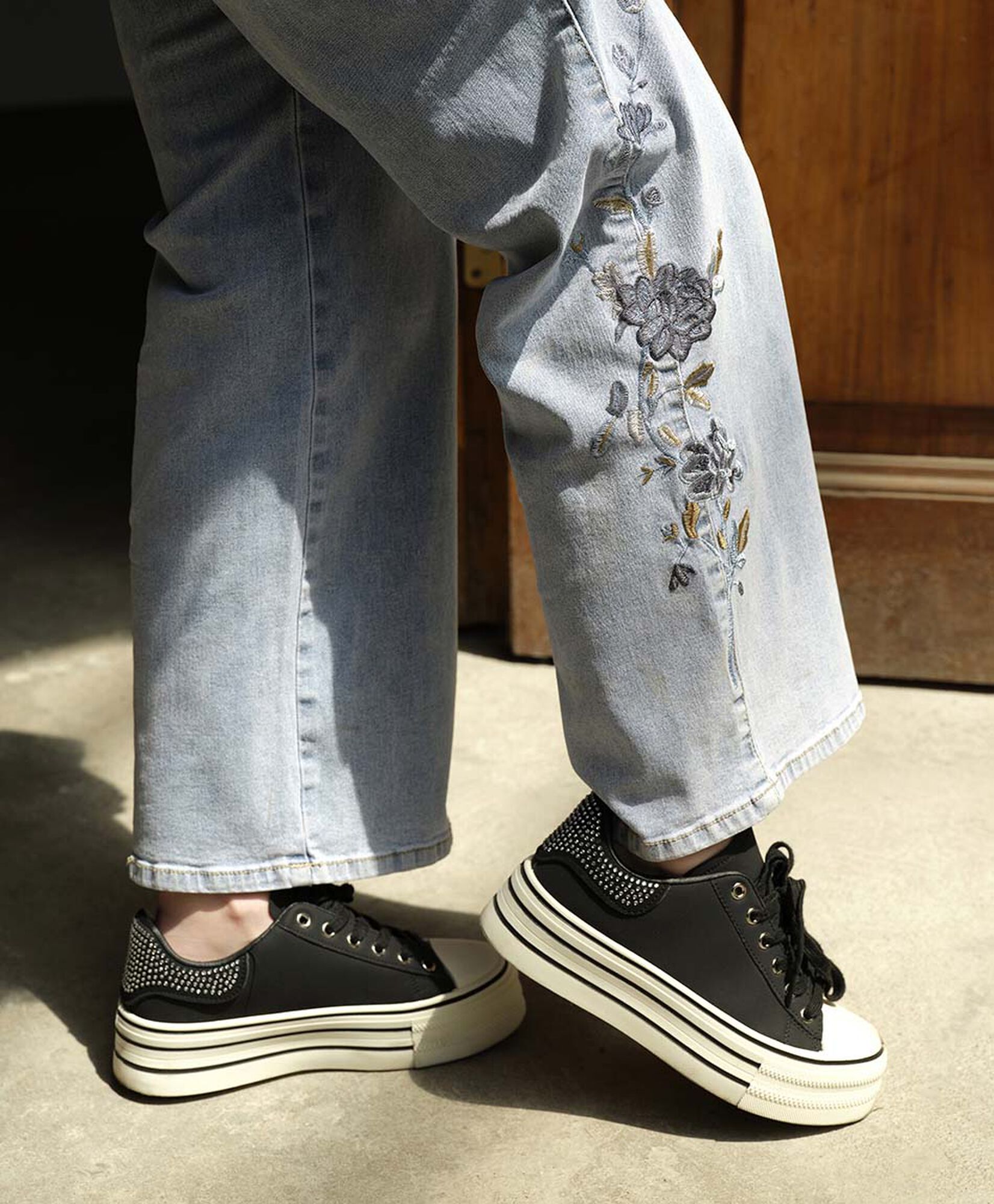 Jeans mujer bordado floreado Jeans mujer bordado floreado