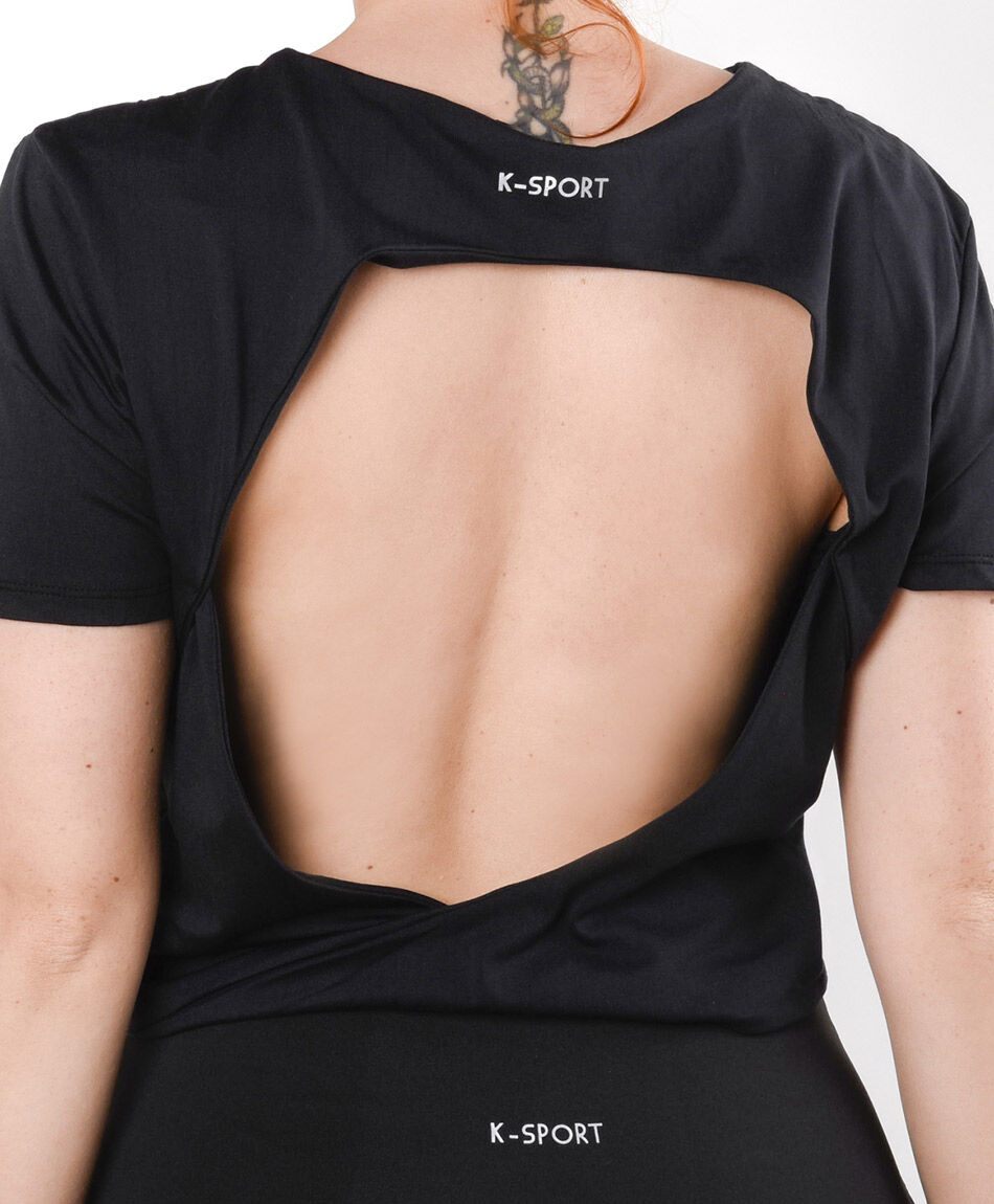 Polera deportiva mujer espalda abierta
