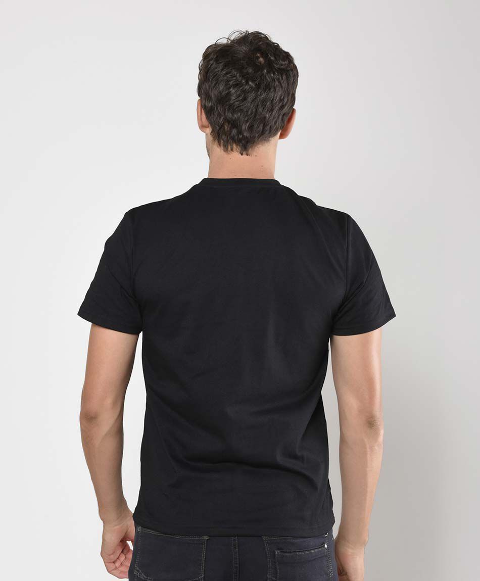 Polera deportiva hombre estampado rayos