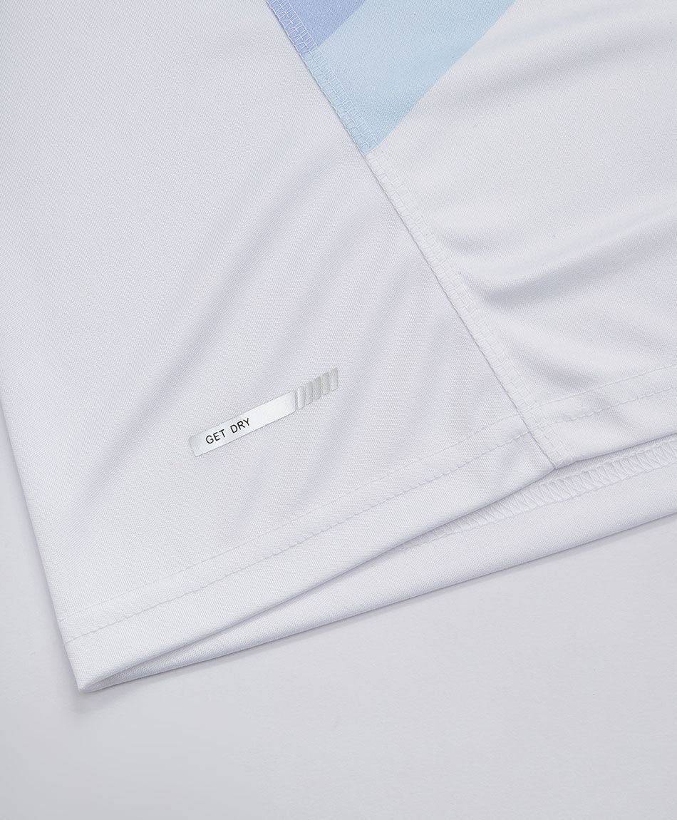 Polera deportiva hombre geometrica