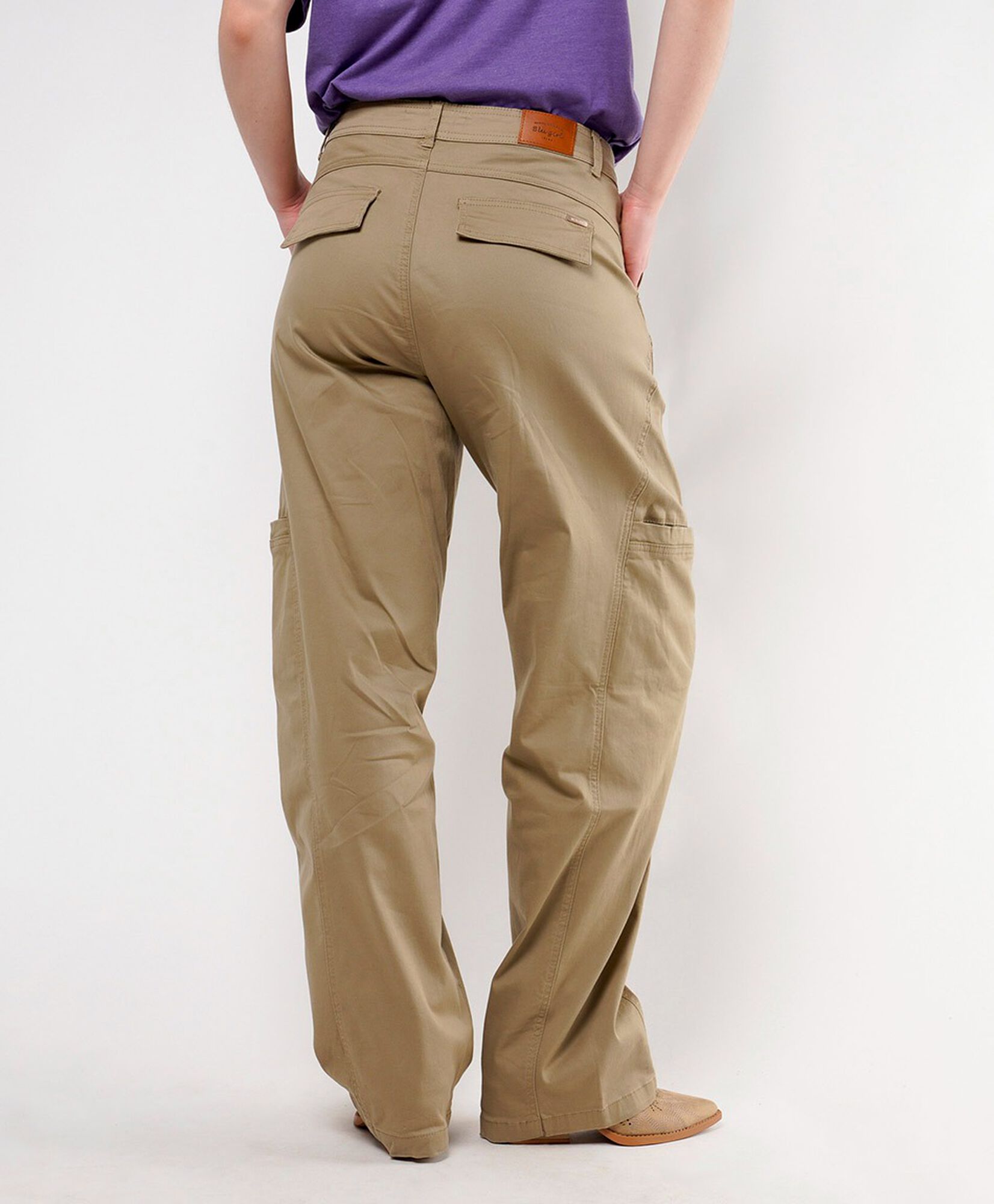 Pantalón mujer cortes wide Pantalón mujer cortes wide