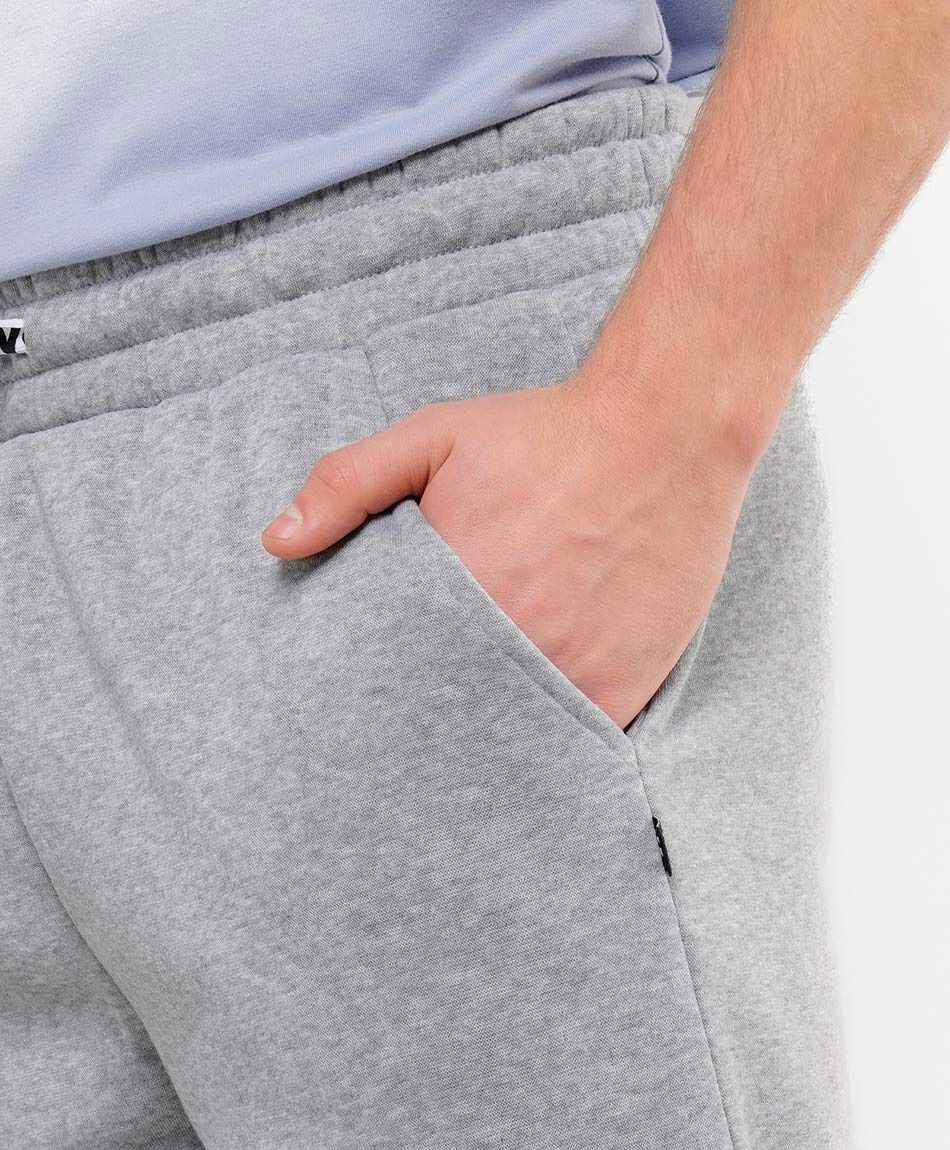 Pantal&oacute;n deportivo hombre liso gris