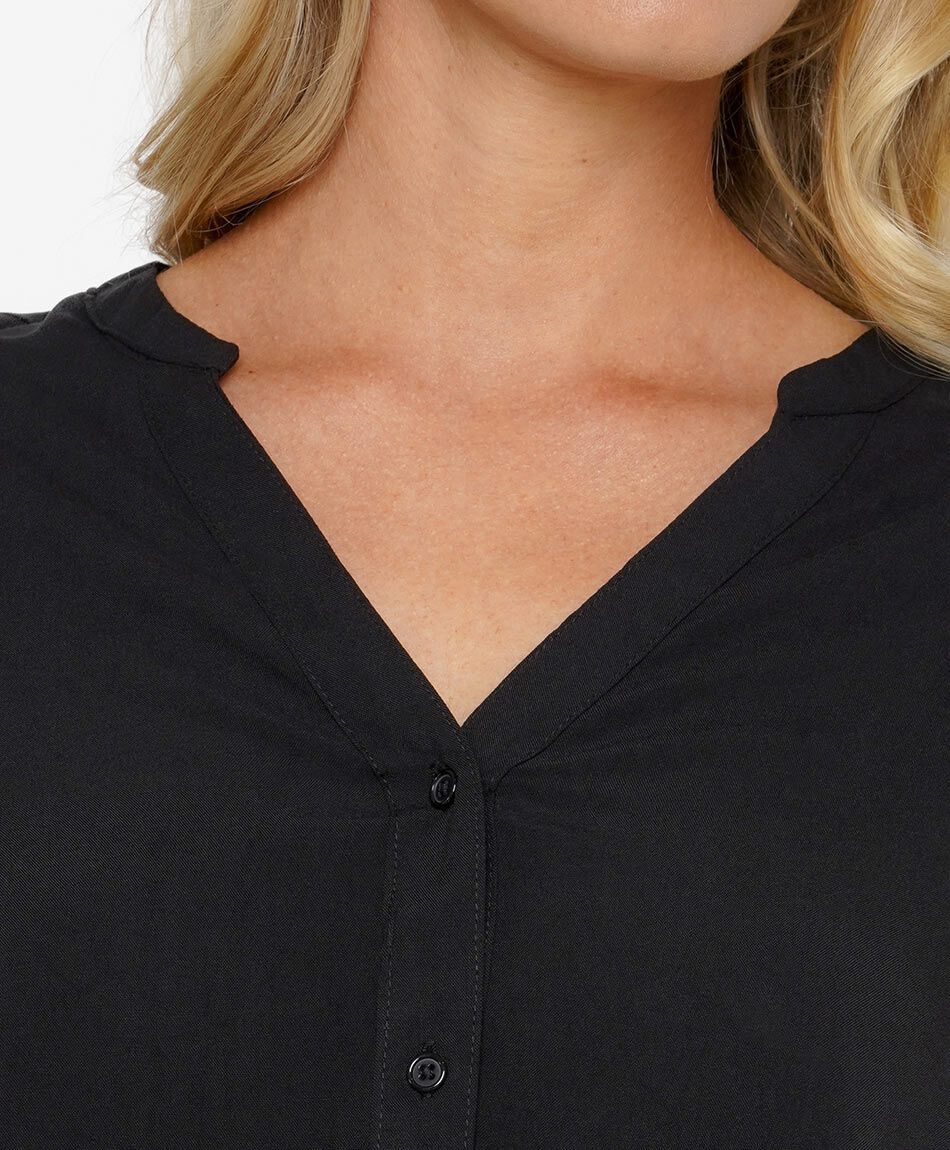 Blusa mujer cuello mao negra